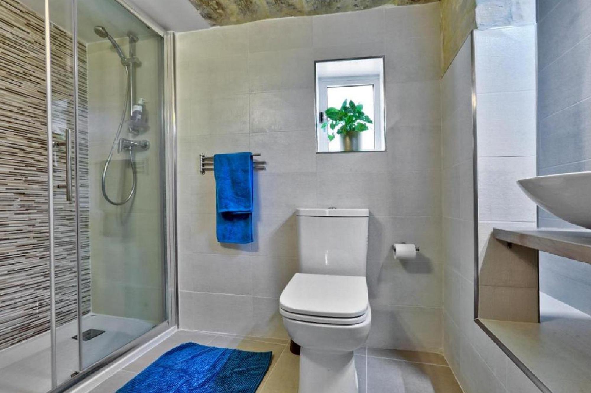 Exquisite 3-Bedroom Duplex Penthouse With Jacuzzi In Valletta Centre Valeta Exterior foto