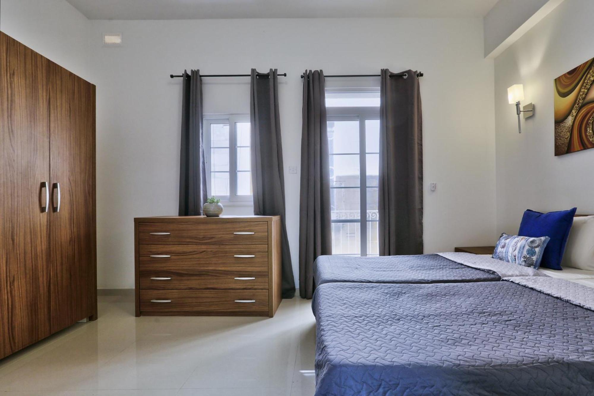 Exquisite 3-Bedroom Duplex Penthouse With Jacuzzi In Valletta Centre Valeta Exterior foto
