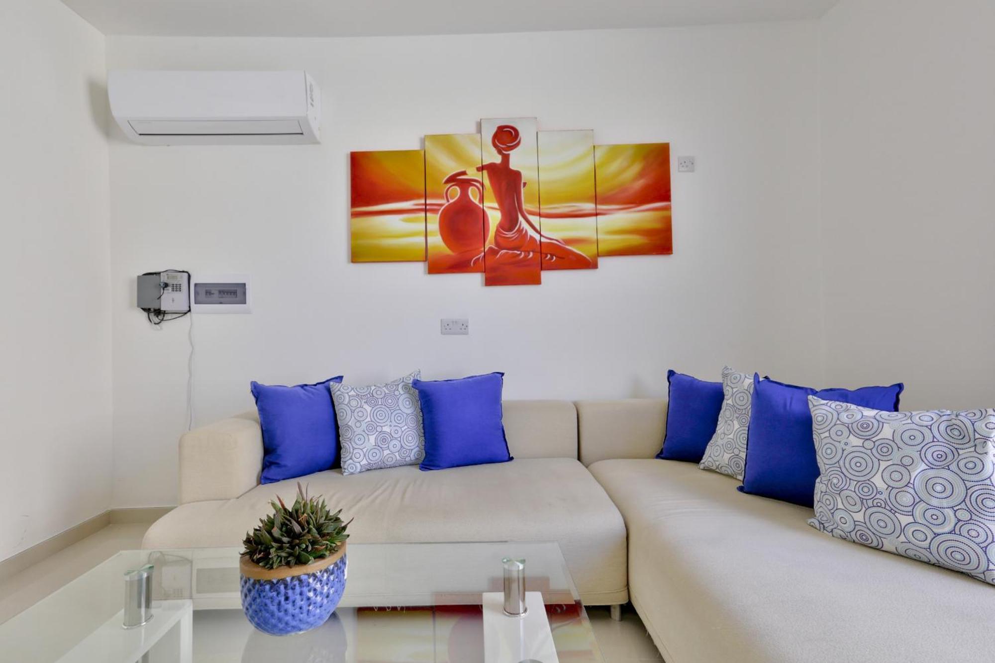 Exquisite 3-Bedroom Duplex Penthouse With Jacuzzi In Valletta Centre Valeta Exterior foto