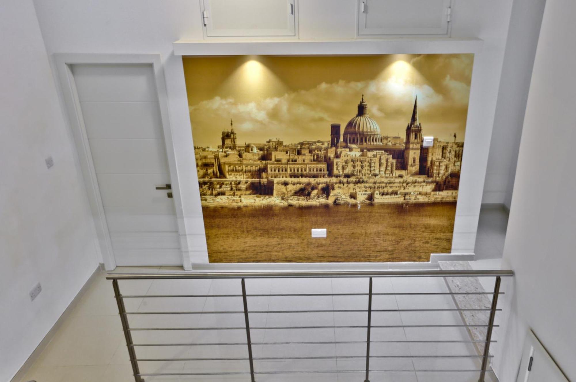 Exquisite 3-Bedroom Duplex Penthouse With Jacuzzi In Valletta Centre Valeta Exterior foto